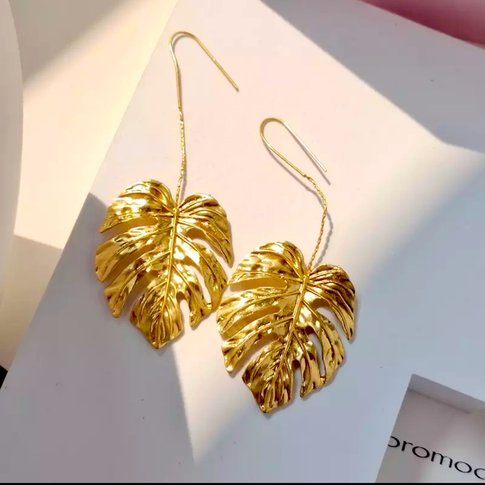 Gold Palm Leaf Earrings ✨